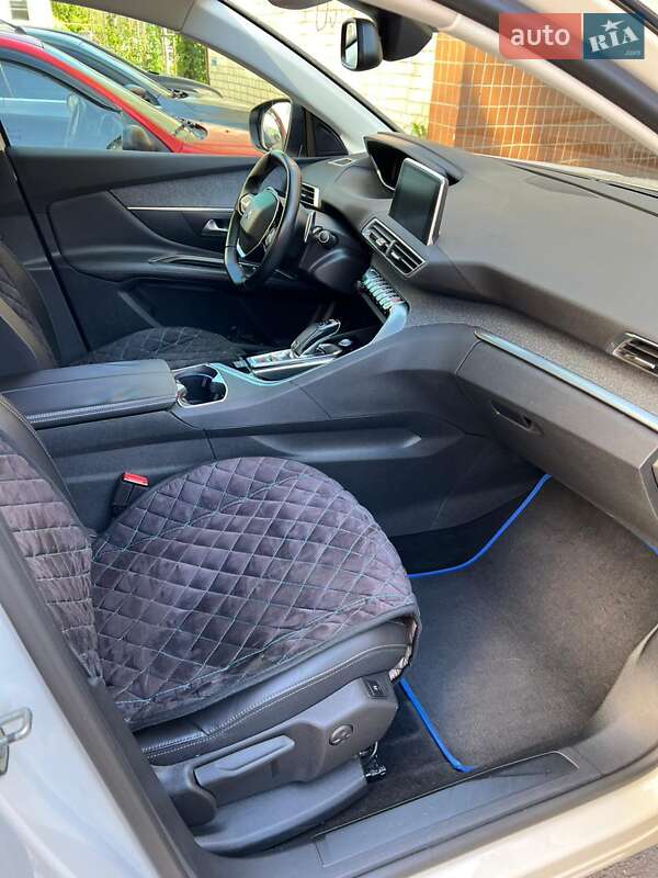 Внедорожник / Кроссовер Peugeot 3008 2018 в Киеве