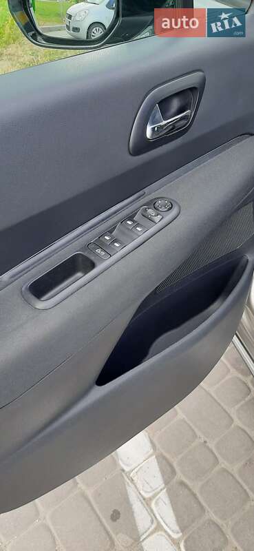 Внедорожник / Кроссовер Peugeot 3008 2013 в Новомосковске