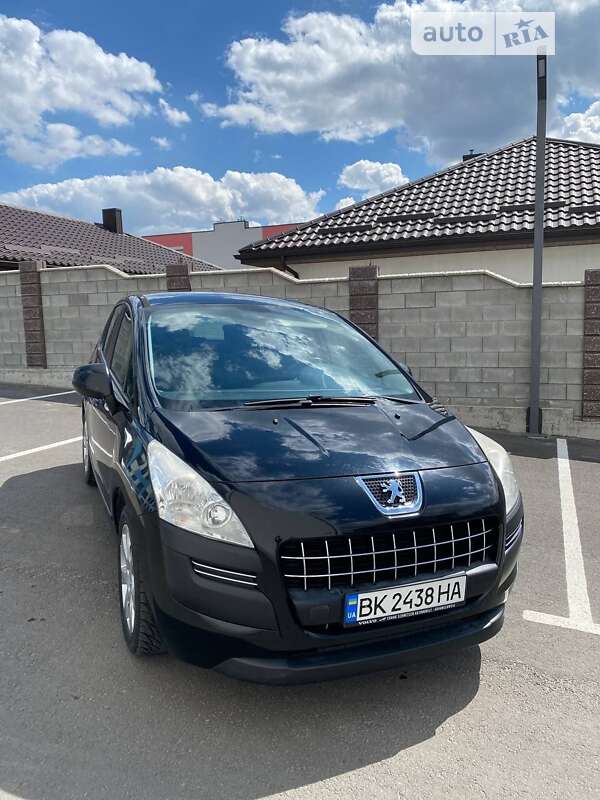 Позашляховик / Кросовер Peugeot 3008 2011 в Рівному