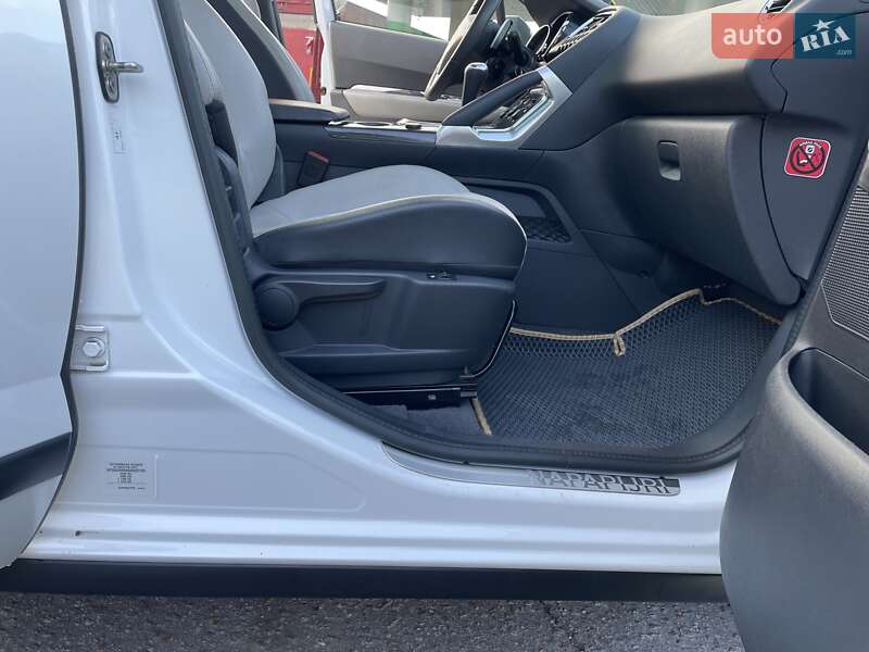 Позашляховик / Кросовер Peugeot 3008 2013 в Житомирі