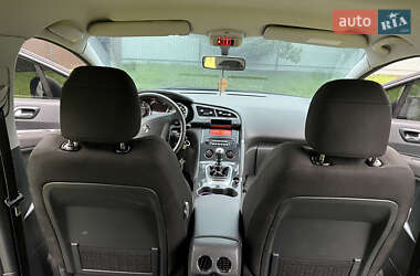 Позашляховик / Кросовер Peugeot 3008 2009 в 