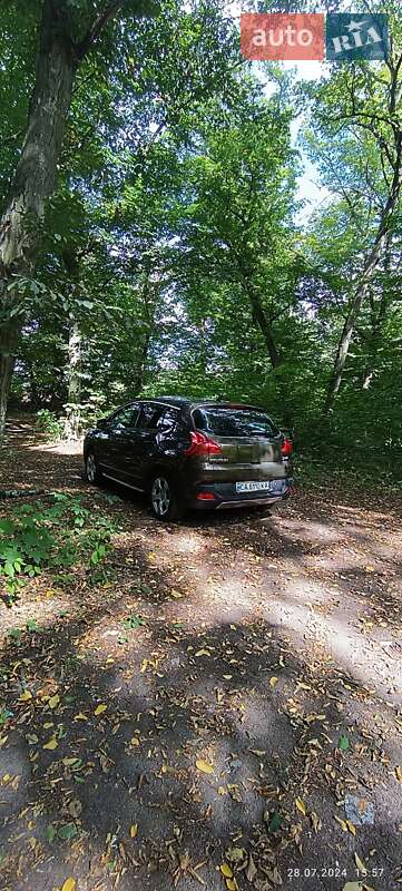 Позашляховик / Кросовер Peugeot 3008 2010 в Тальному