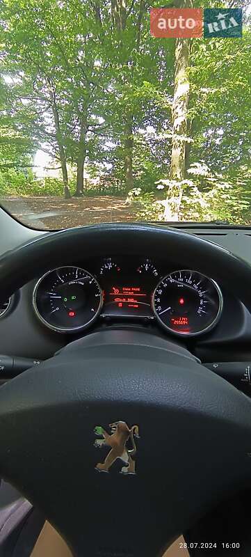 Позашляховик / Кросовер Peugeot 3008 2010 в Тальному