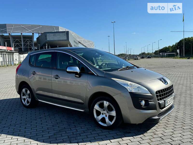 Позашляховик / Кросовер Peugeot 3008 2012 в 