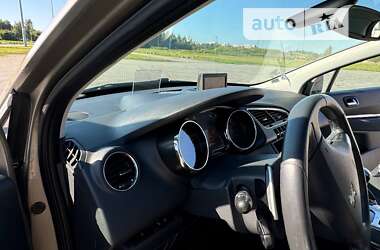 Позашляховик / Кросовер Peugeot 3008 2012 в 