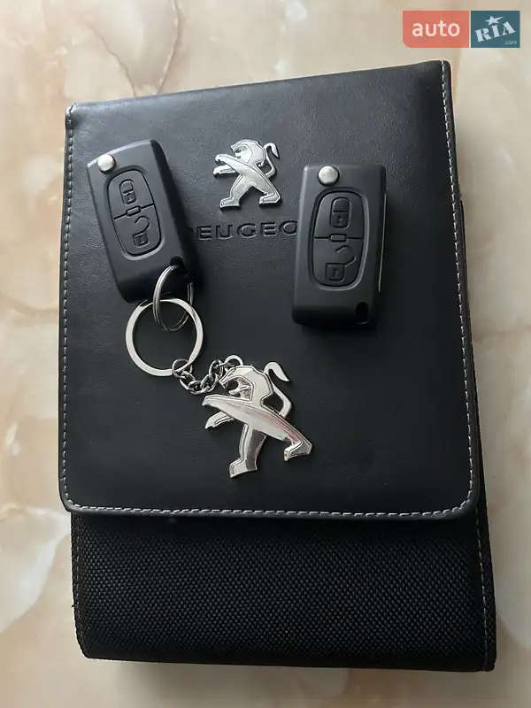 Внедорожник / Кроссовер Peugeot 3008 2014 в Ровно документ