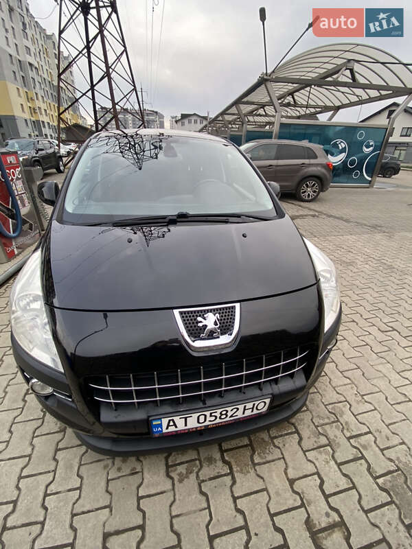 Позашляховик / Кросовер Peugeot 3008 2012 в Івано-Франківську