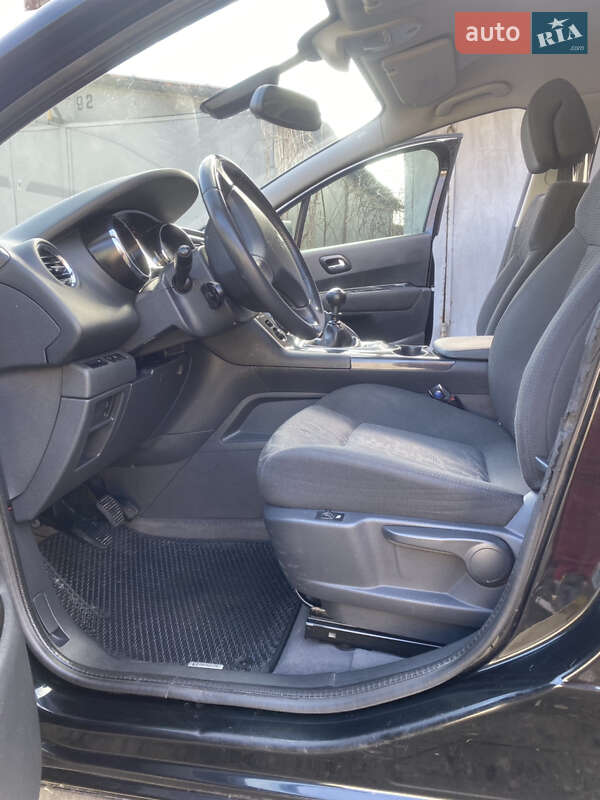 Позашляховик / Кросовер Peugeot 3008 2012 в Івано-Франківську