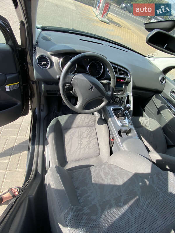 Позашляховик / Кросовер Peugeot 3008 2012 в Івано-Франківську