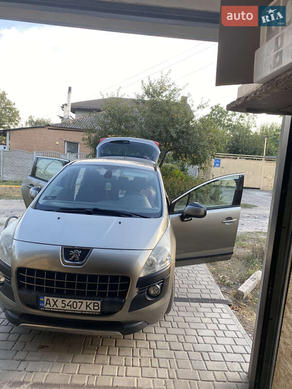 Позашляховик / Кросовер Peugeot 3008 2013 в Харкові