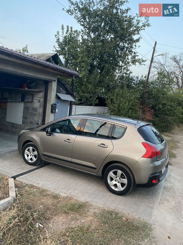 Позашляховик / Кросовер Peugeot 3008 2013 в Харкові