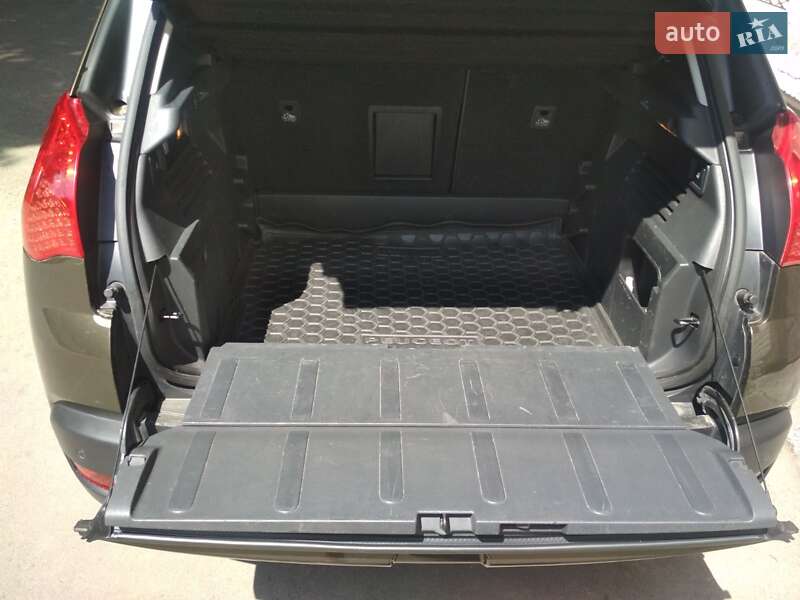 Позашляховик / Кросовер Peugeot 3008 2011 в Рівному