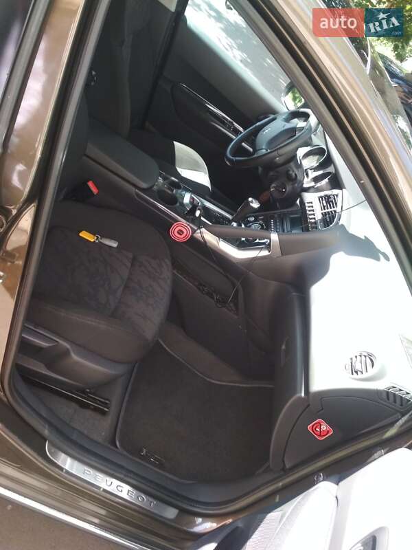 Позашляховик / Кросовер Peugeot 3008 2011 в Рівному