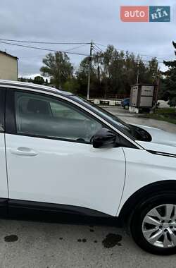 Позашляховик / Кросовер Peugeot 3008 2017 в 