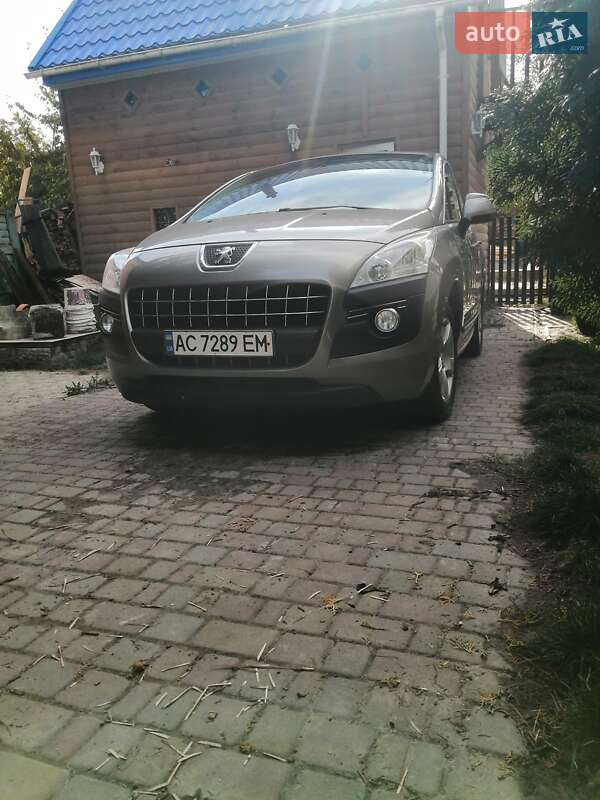 Позашляховик / Кросовер Peugeot 3008 2010 в Луцьку