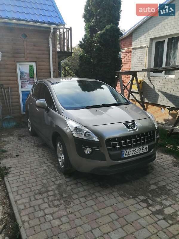 Позашляховик / Кросовер Peugeot 3008 2010 в Луцьку