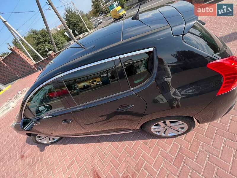 Позашляховик / Кросовер Peugeot 3008 2012 в Рівному