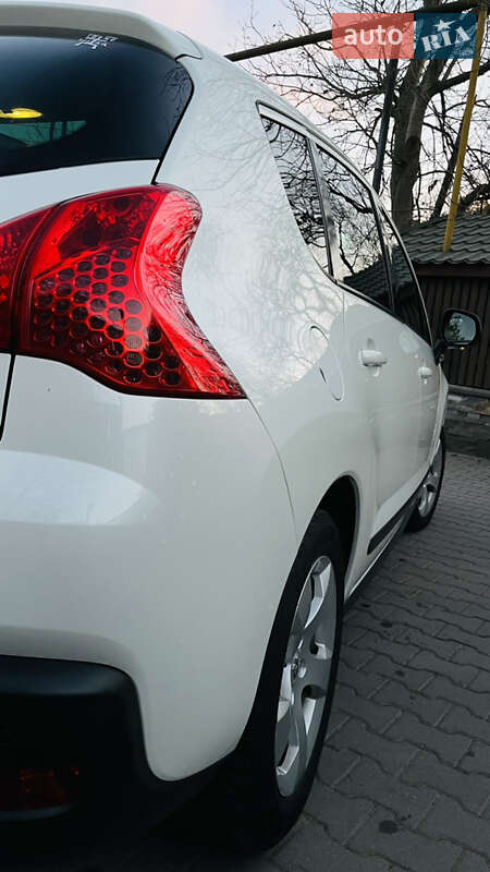 Внедорожник / Кроссовер Peugeot 3008 2010 в Сторожинце