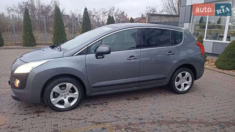 Внедорожник / Кроссовер Peugeot 3008 2012 в Сарнах