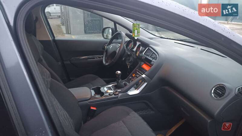 Внедорожник / Кроссовер Peugeot 3008 2012 в Сарнах