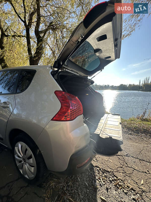 Внедорожник / Кроссовер Peugeot 3008 2010 в Ровно фото 8 Внедорожник / Кроссовер Peugeot 3008 2010 в Ровно