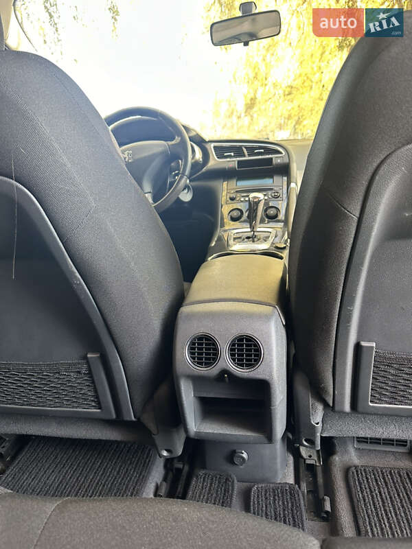 Внедорожник / Кроссовер Peugeot 3008 2010 в Ровно фото 16 Внедорожник / Кроссовер Peugeot 3008 2010 в Ровно