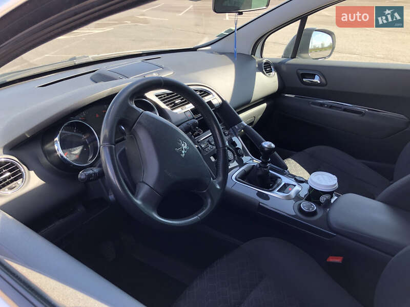 Позашляховик / Кросовер Peugeot 3008 2014 в Рівному