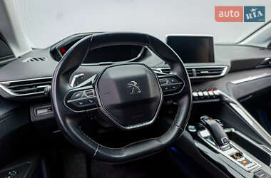 Позашляховик / Кросовер Peugeot 3008 2018 в 
