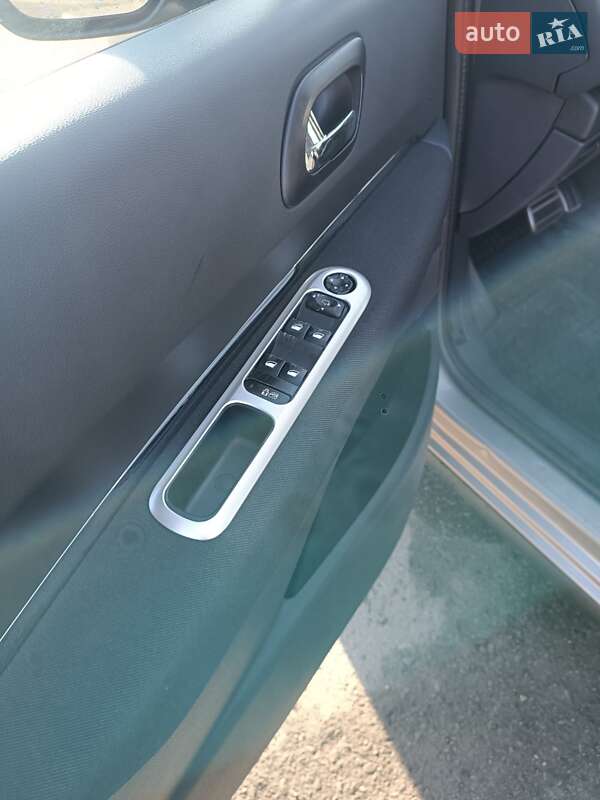 Внедорожник / Кроссовер Peugeot 3008 2011 в Калуше