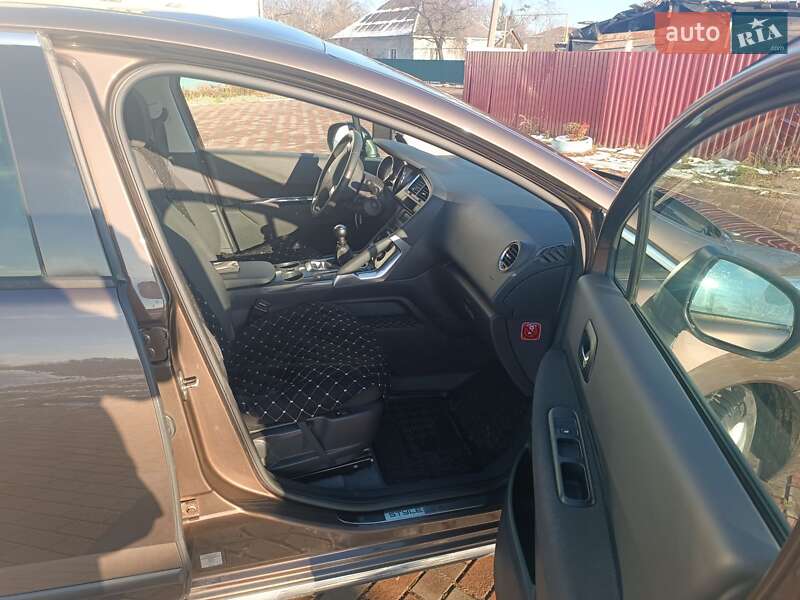 Позашляховик / Кросовер Peugeot 3008 2013 в Коростені