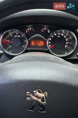 Внедорожник / Кроссовер Peugeot 3008 2011 в 