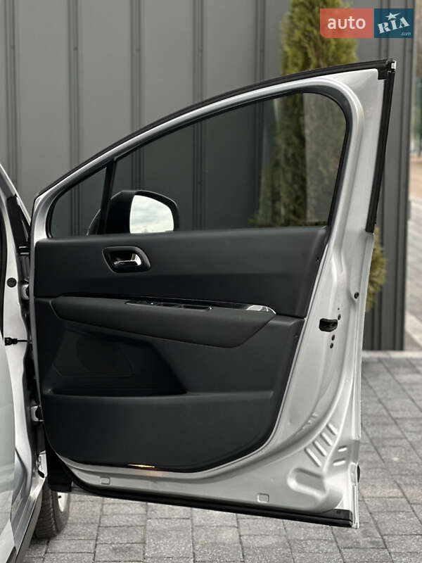 Внедорожник / Кроссовер Peugeot 3008 2013 в Смыге