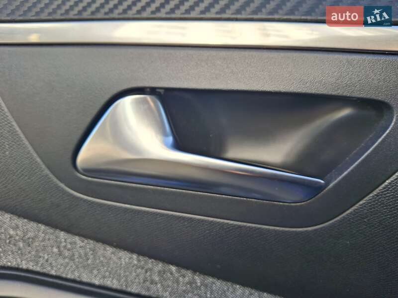 Позашляховик / Кросовер Peugeot 3008 2018 в Львові