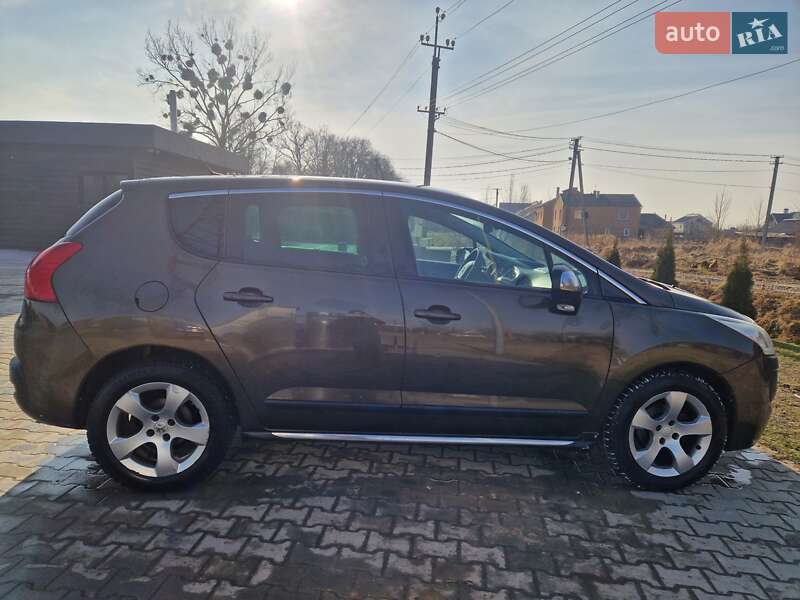 Позашляховик / Кросовер Peugeot 3008 2010 в Львові