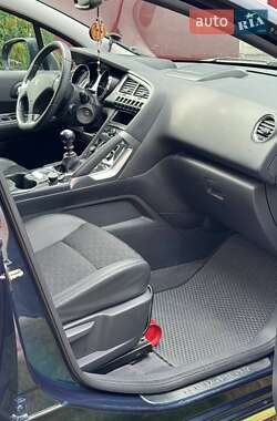Позашляховик / Кросовер Peugeot 3008 2015 в 