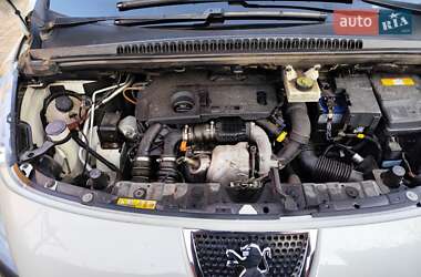 Внедорожник / Кроссовер Peugeot 3008 2011 в 