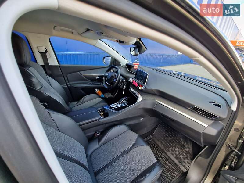 Позашляховик / Кросовер Peugeot 3008 2018 в Дубні