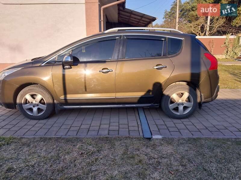 Позашляховик / Кросовер Peugeot 3008 2010 в Луцьку