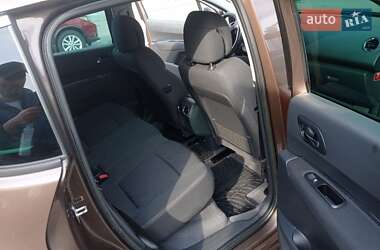 Позашляховик / Кросовер Peugeot 3008 2014 в 