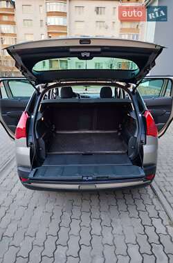 Внедорожник / Кроссовер Peugeot 3008 2009 в 