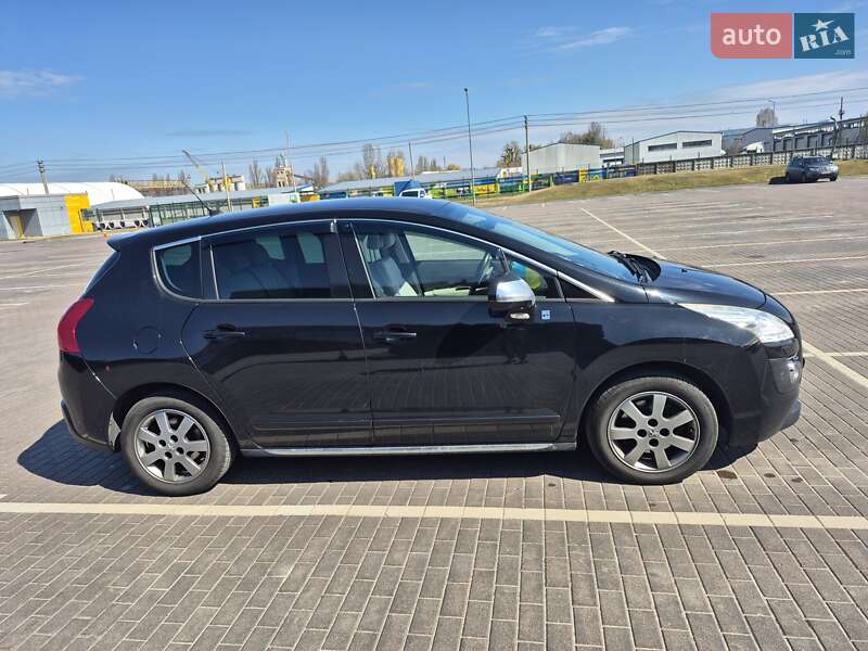 Внедорожник / Кроссовер Peugeot 3008 2012 в Киеве