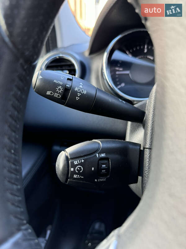 Позашляховик / Кросовер Peugeot 3008 2014 в Львові