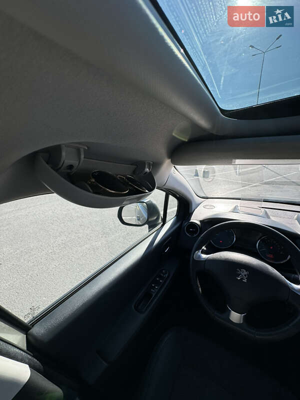 Позашляховик / Кросовер Peugeot 3008 2014 в Львові