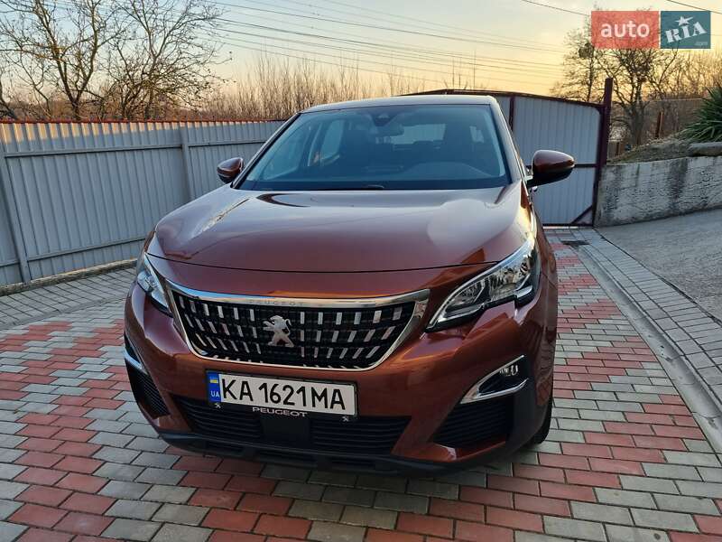 Внедорожник / Кроссовер Peugeot 3008 2018 в 