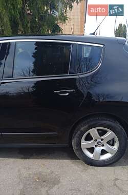 Внедорожник / Кроссовер Peugeot 3008 2010 в 