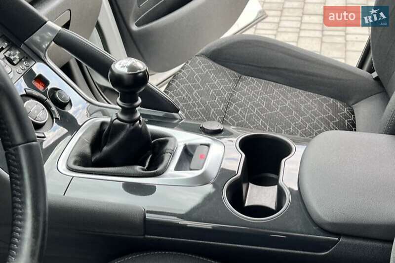 Внедорожник / Кроссовер Peugeot 3008 2015 в Ровно