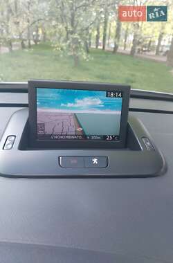 Внедорожник / Кроссовер Peugeot 3008 2010 в 