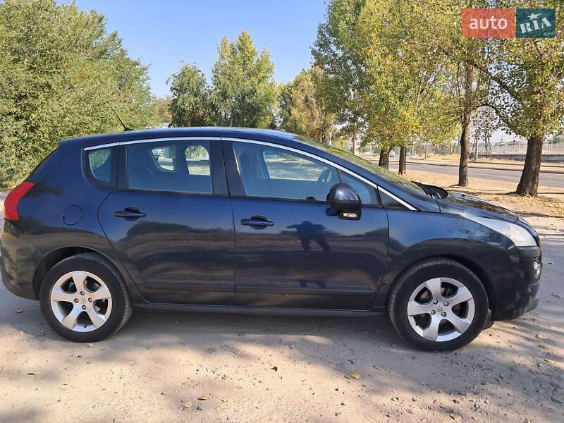 Позашляховик / Кросовер Peugeot 3008 2013 в Запоріжжі