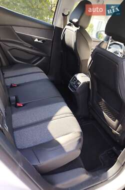 Внедорожник / Кроссовер Peugeot 3008 2017 в 