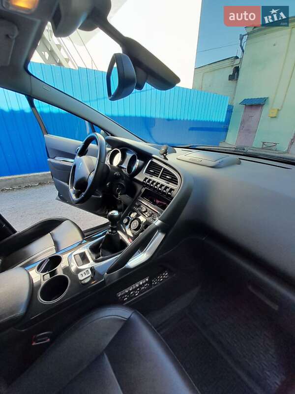 Внедорожник / Кроссовер Peugeot 3008 2012 в Каменец-Подольском